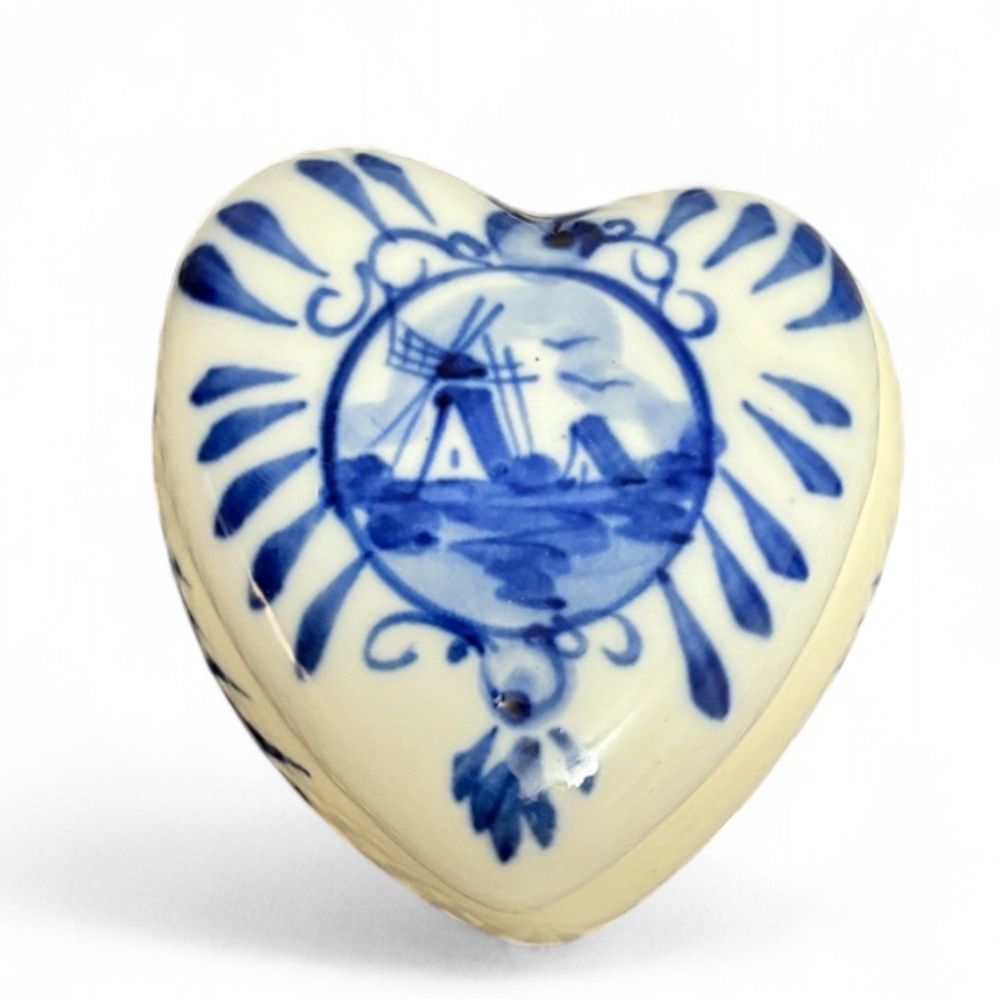 Royal Delft Heart Trinket Box – Dutch Windmill Blue & White Keepsake Collectible